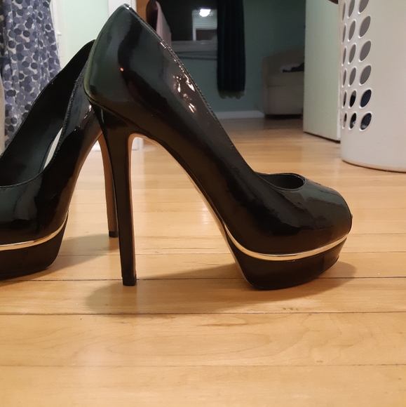 High heels - Picture 2 of 2